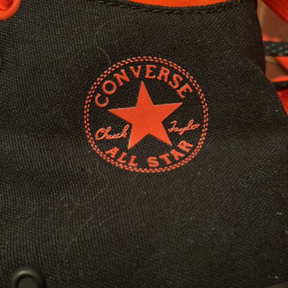 Converse with Lunarion - Picture 6 of 11